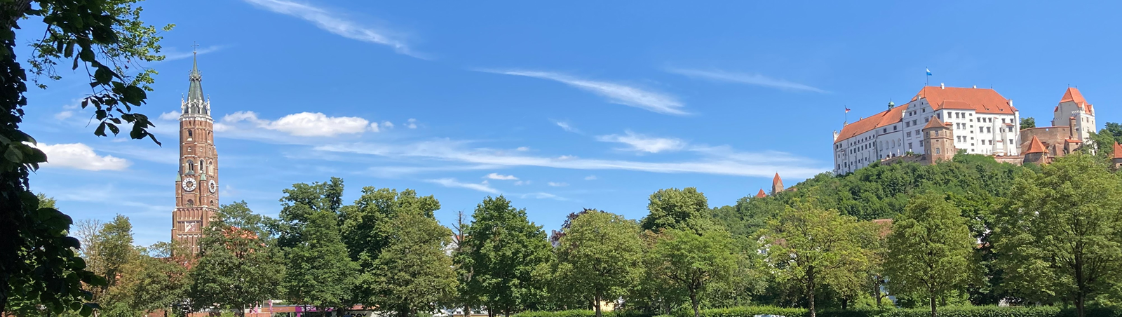 Martinskirche und Burg Trausnitz in Landshut