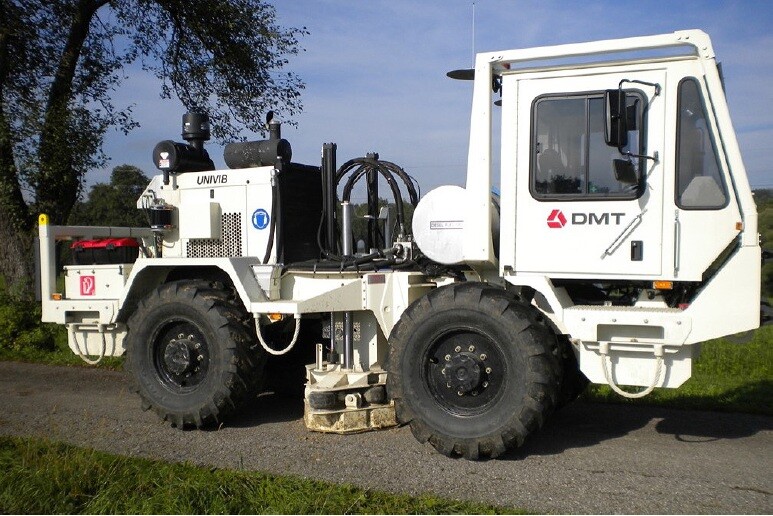 VibroTruck UniVib Vibrotruck wie er in Landshut eingesetzt wird